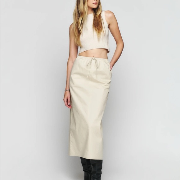 Reformation Winnie Skirt - Picture 2 of 4